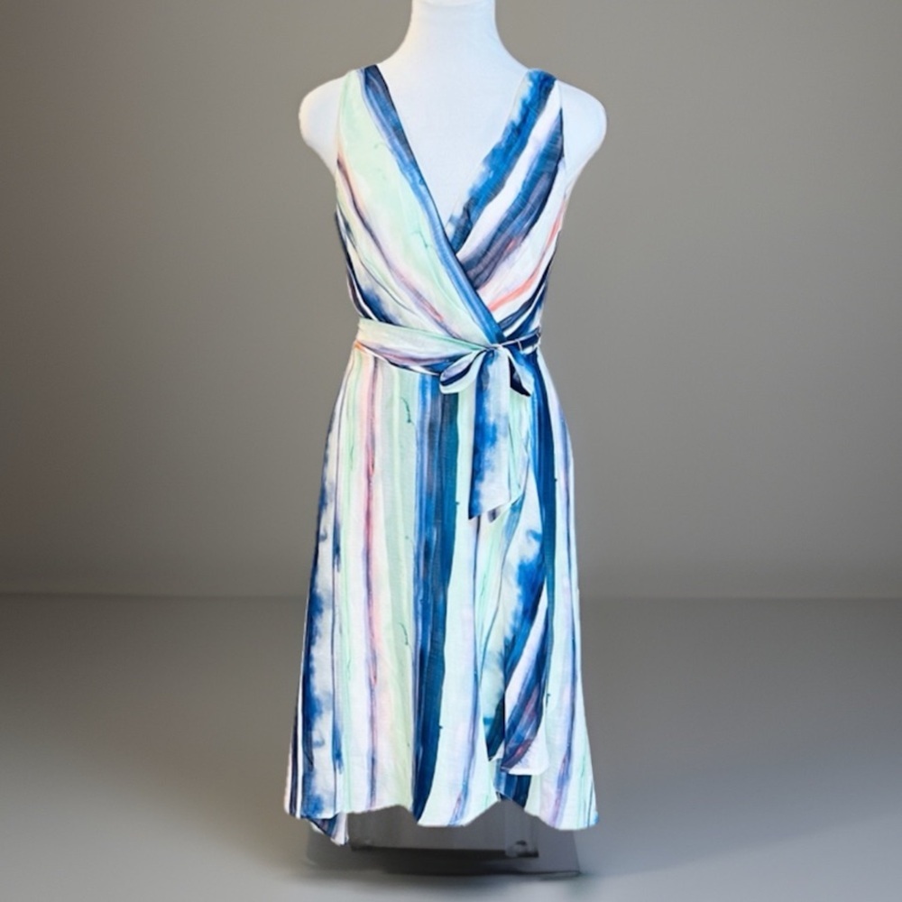 Beautiful multicolored DKNY size 4 summer asymmetrical dress